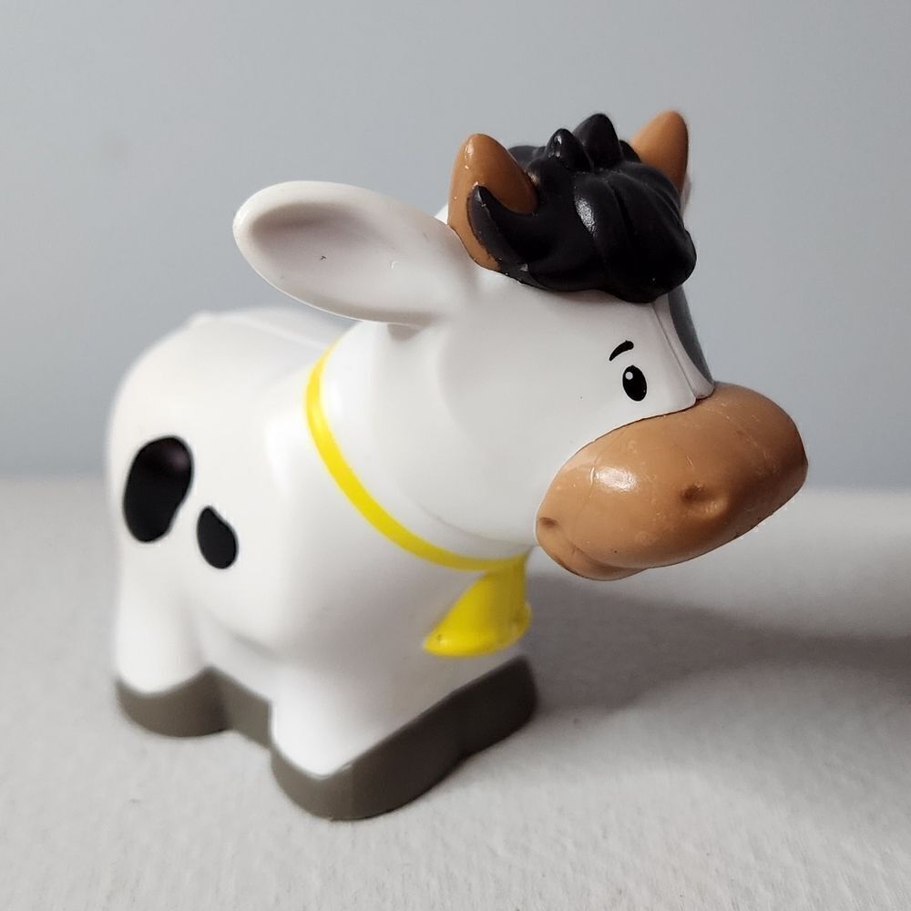 Vintage Fisher Price Little People farm figure Replacement Cow